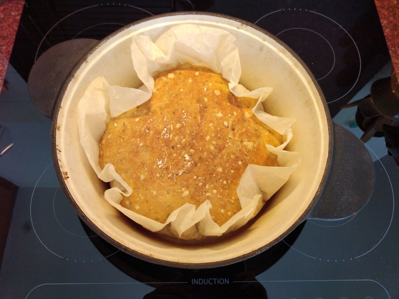 Gevulde stoofketel met brood